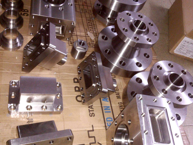 車床加工生鐵件要不要加水？